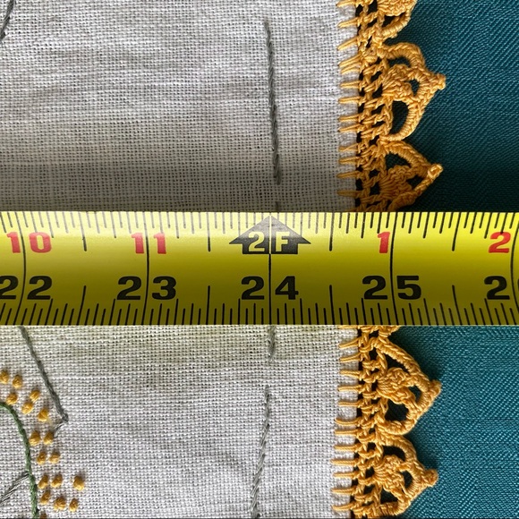 Vintage Tablecloth Embroidered Dresser Scarf Harvest wheat Corn Flowers Handmade - Picture 4 of 7